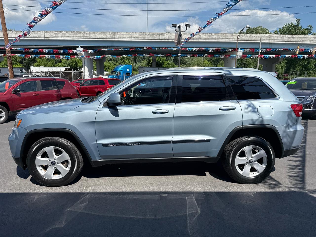 Jeep Grand Cherokee 4WD 4dr Laredo 2012