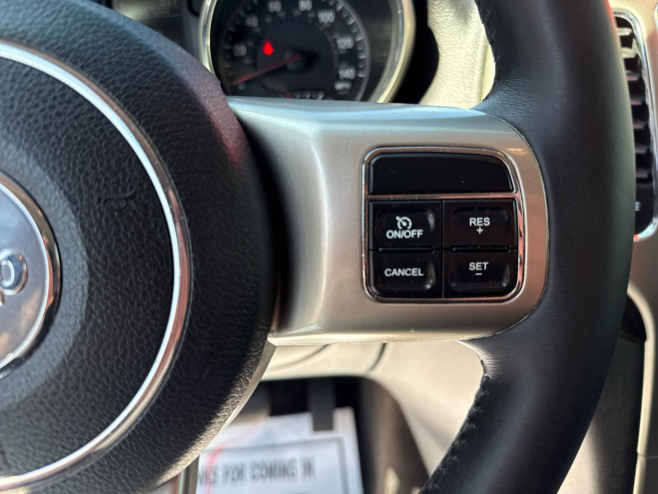 Jeep Grand Cherokee 4WD 4dr Laredo 2012