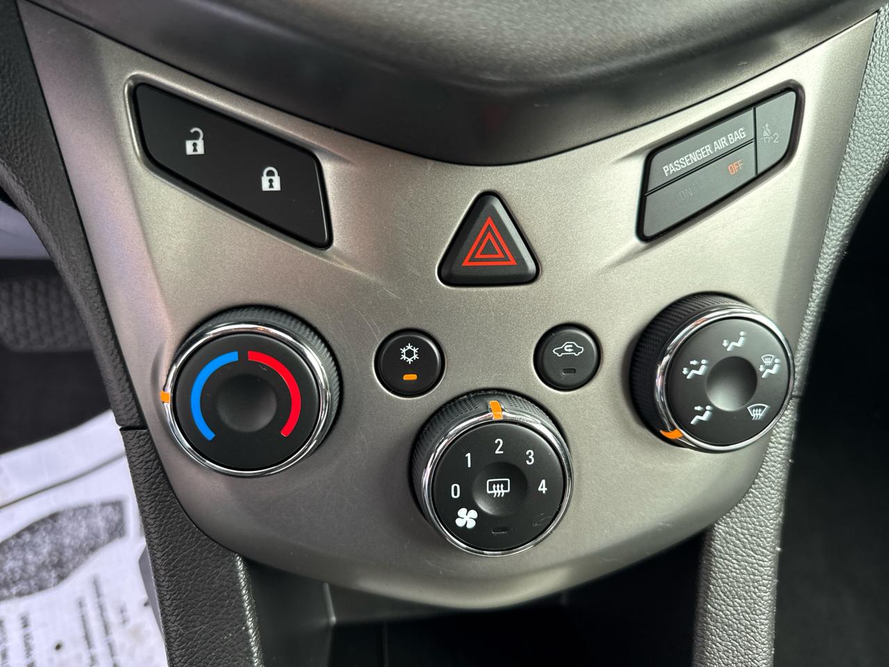 Chevrolet Sonic 4dr Sdn LS 2LS 2012