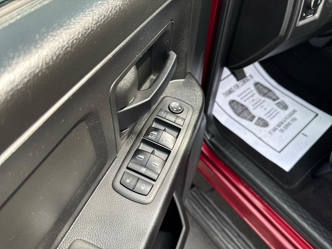RAM 1500 Classic Express 4x4 Quad Cab 6'4" Box 2019
