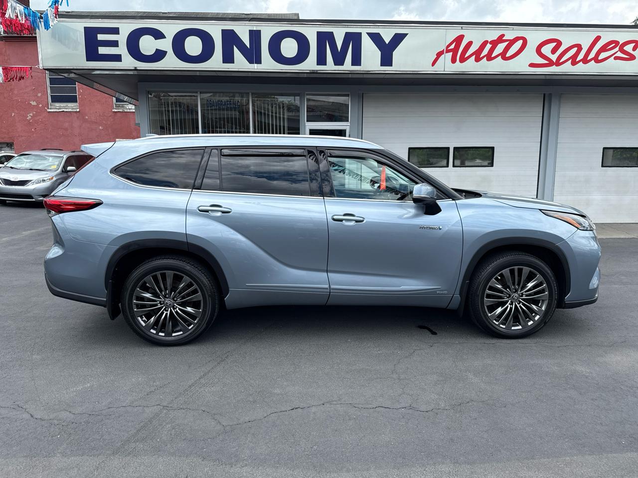 Toyota Highlander Hybrid Limited AWD (Natl) 2021