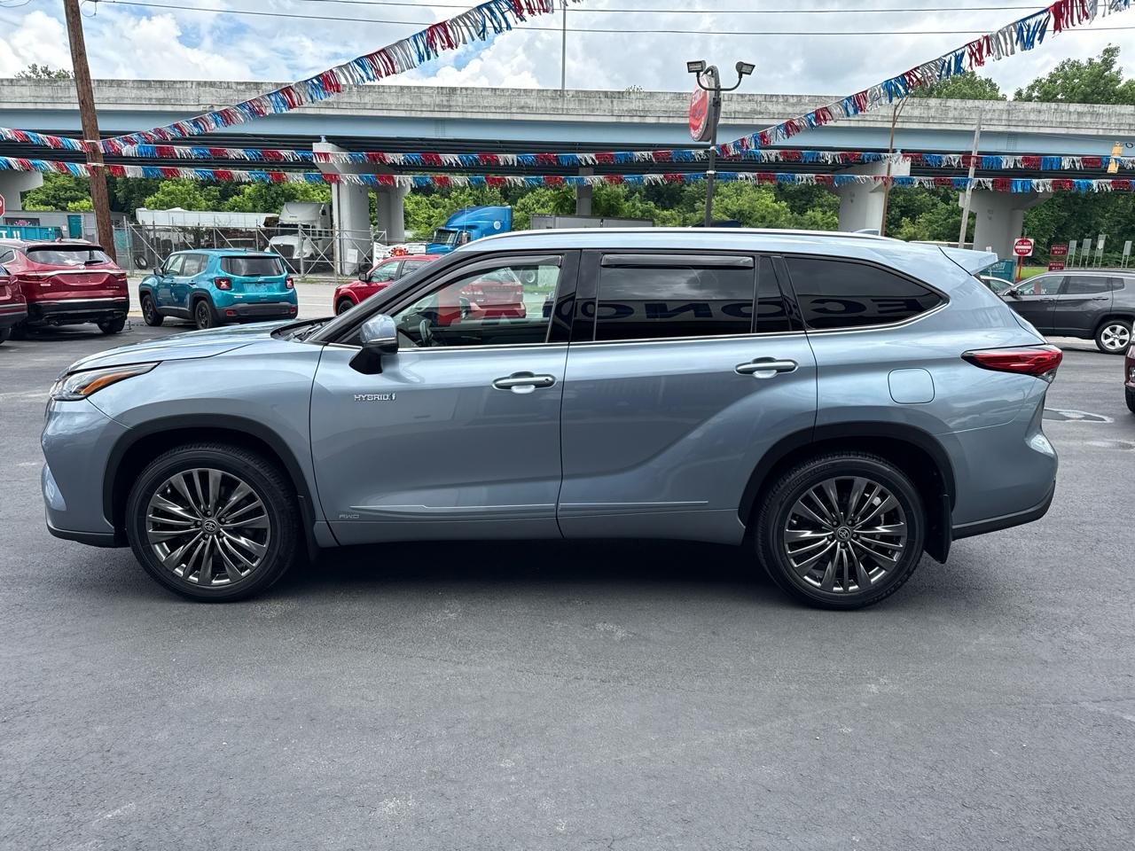 Toyota Highlander Hybrid Limited AWD (Natl) 2021