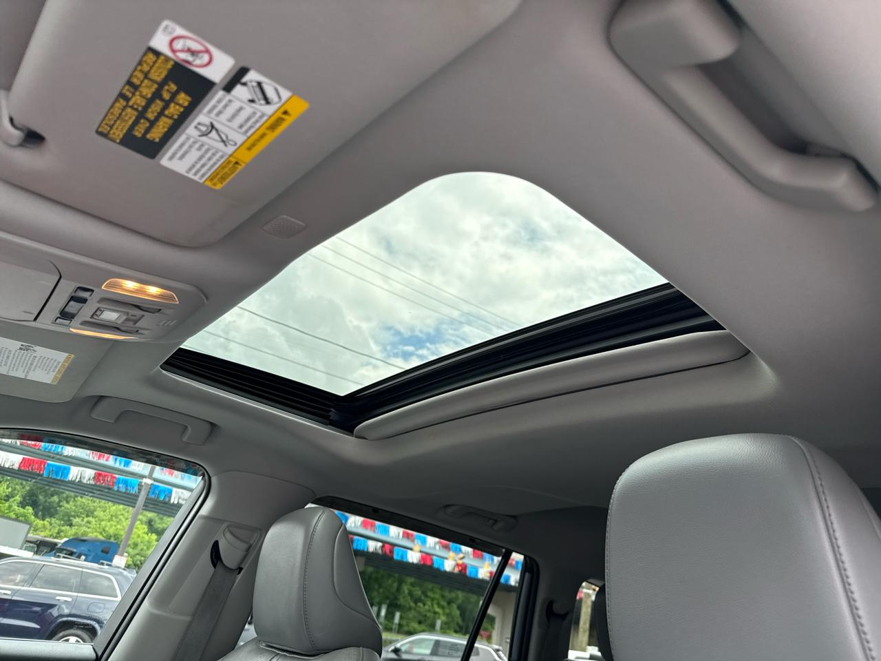 Toyota Highlander Hybrid Limited AWD (Natl) 2021