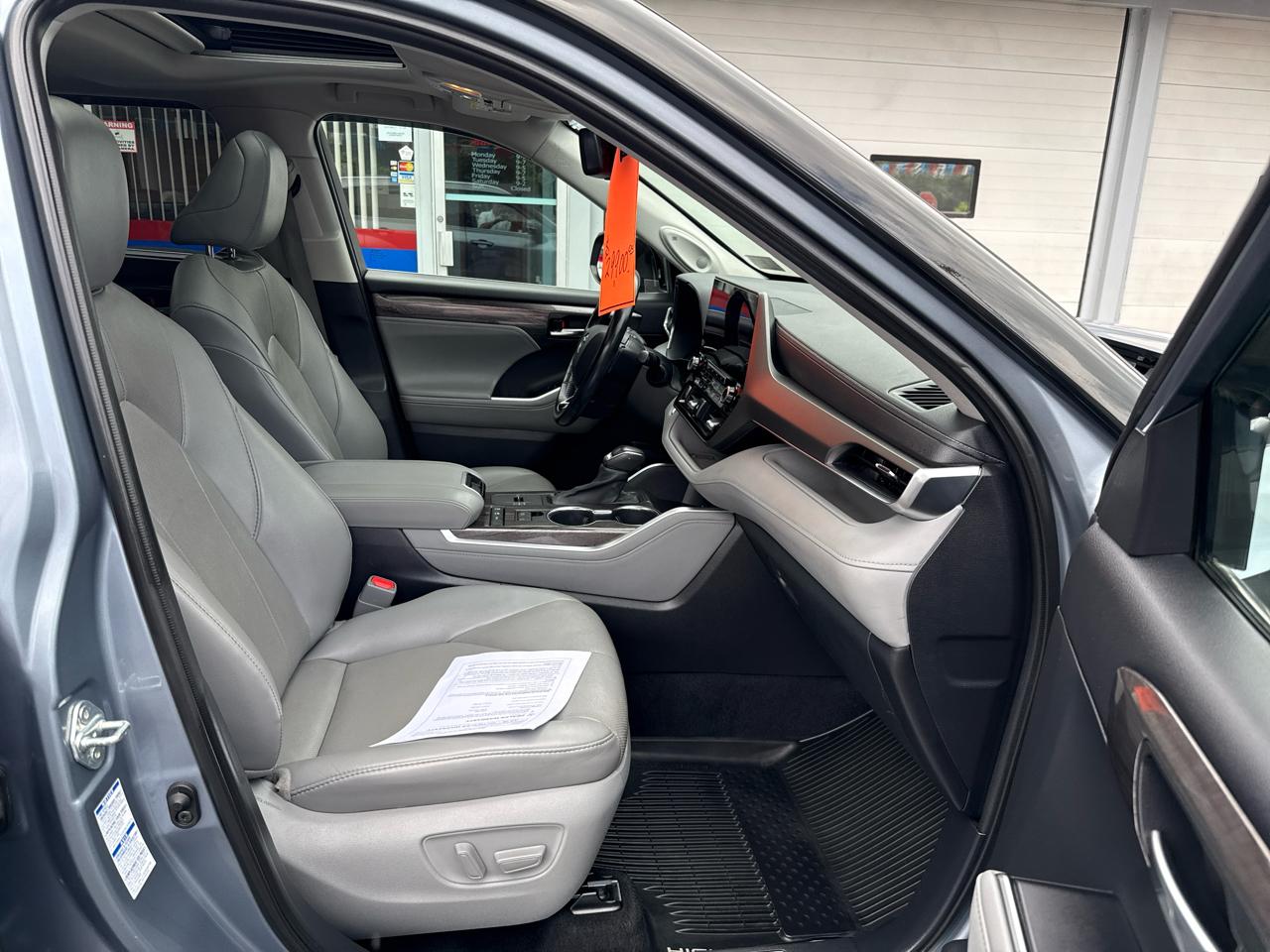 Toyota Highlander Hybrid Limited AWD (Natl) 2021