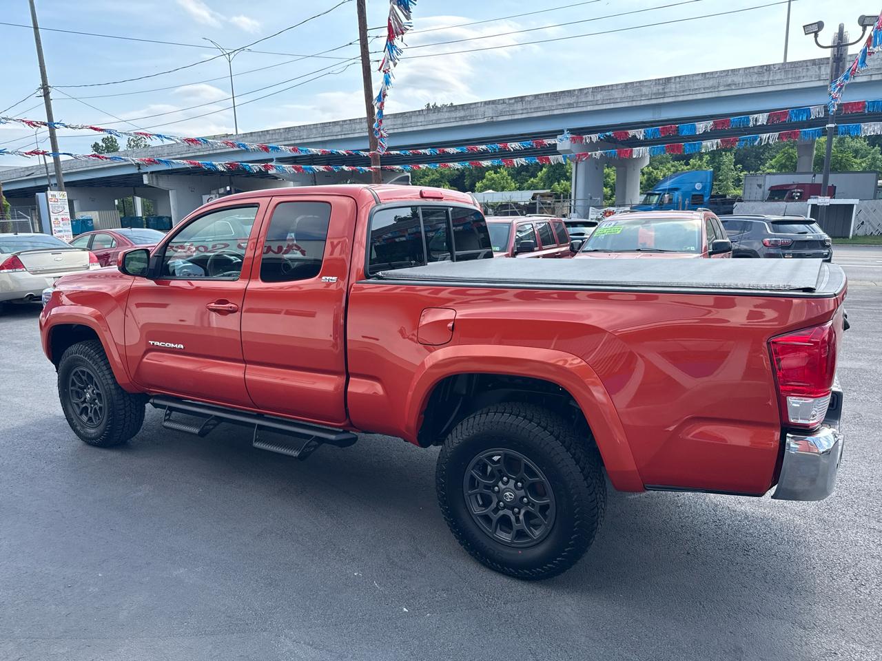 Toyota Tacoma TRD Off Road Access Cab 6' Bed V6 4x4 AT (Natl) 2017