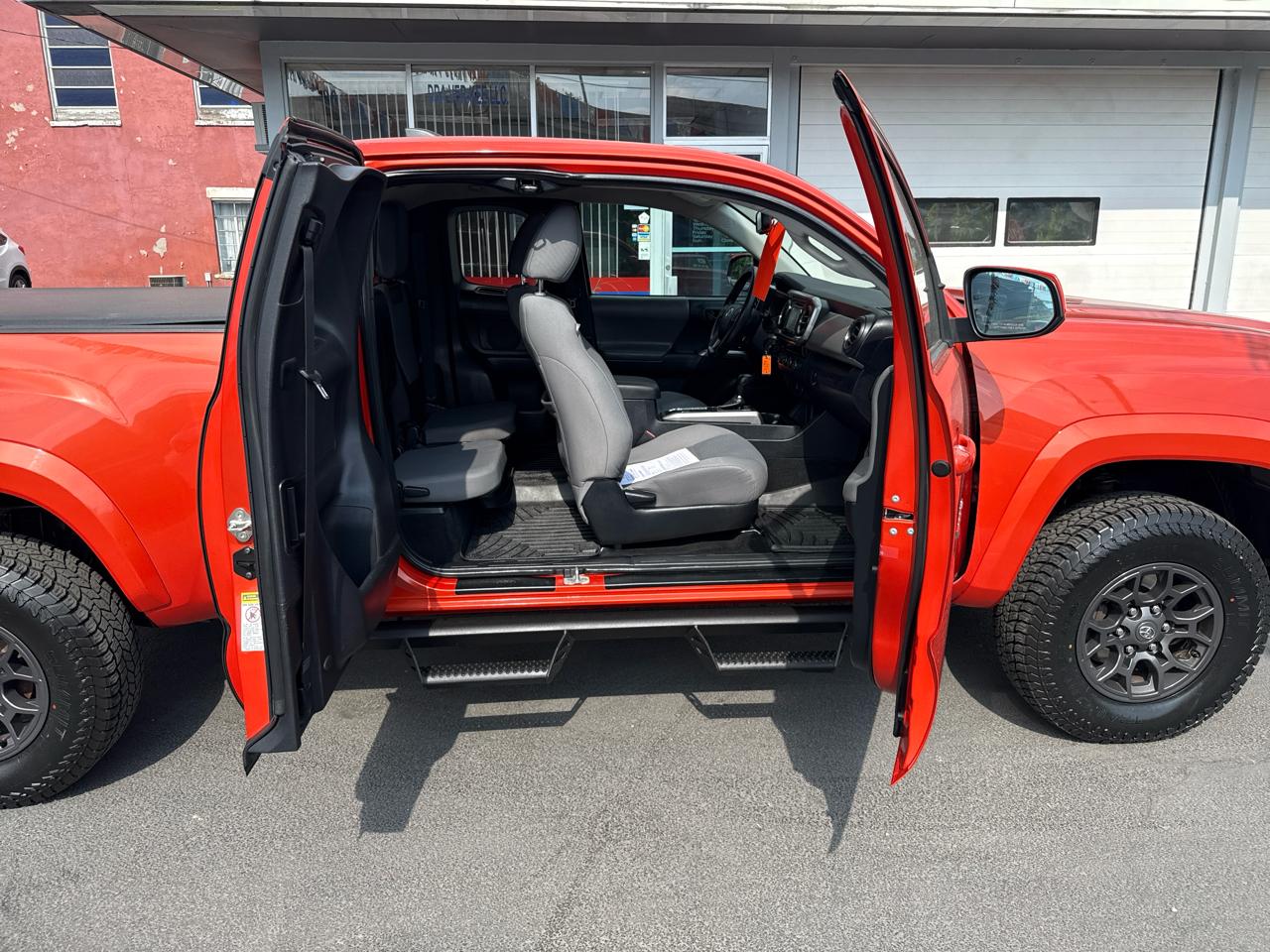 Toyota Tacoma TRD Off Road Access Cab 6' Bed V6 4x4 AT (Natl) 2017