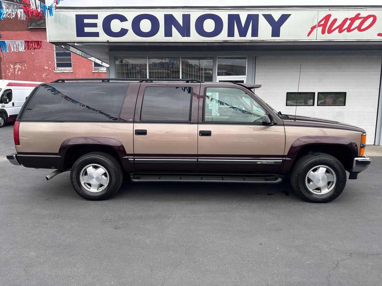 Chevrolet Suburban 1500 4WD 1996