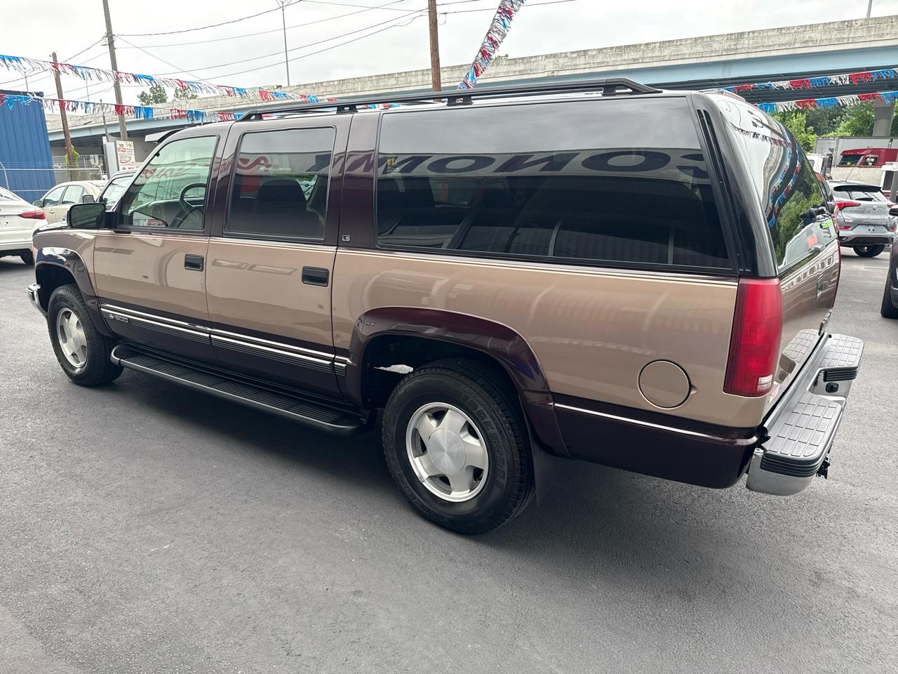 Chevrolet Suburban 1500 4WD 1996