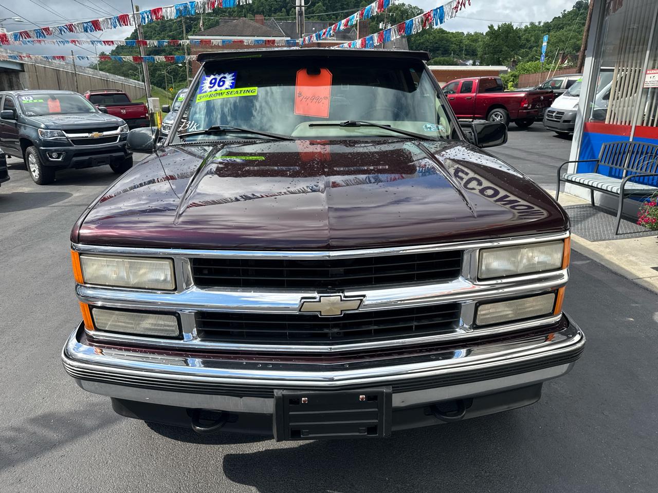 Chevrolet Suburban 1500 4WD 1996