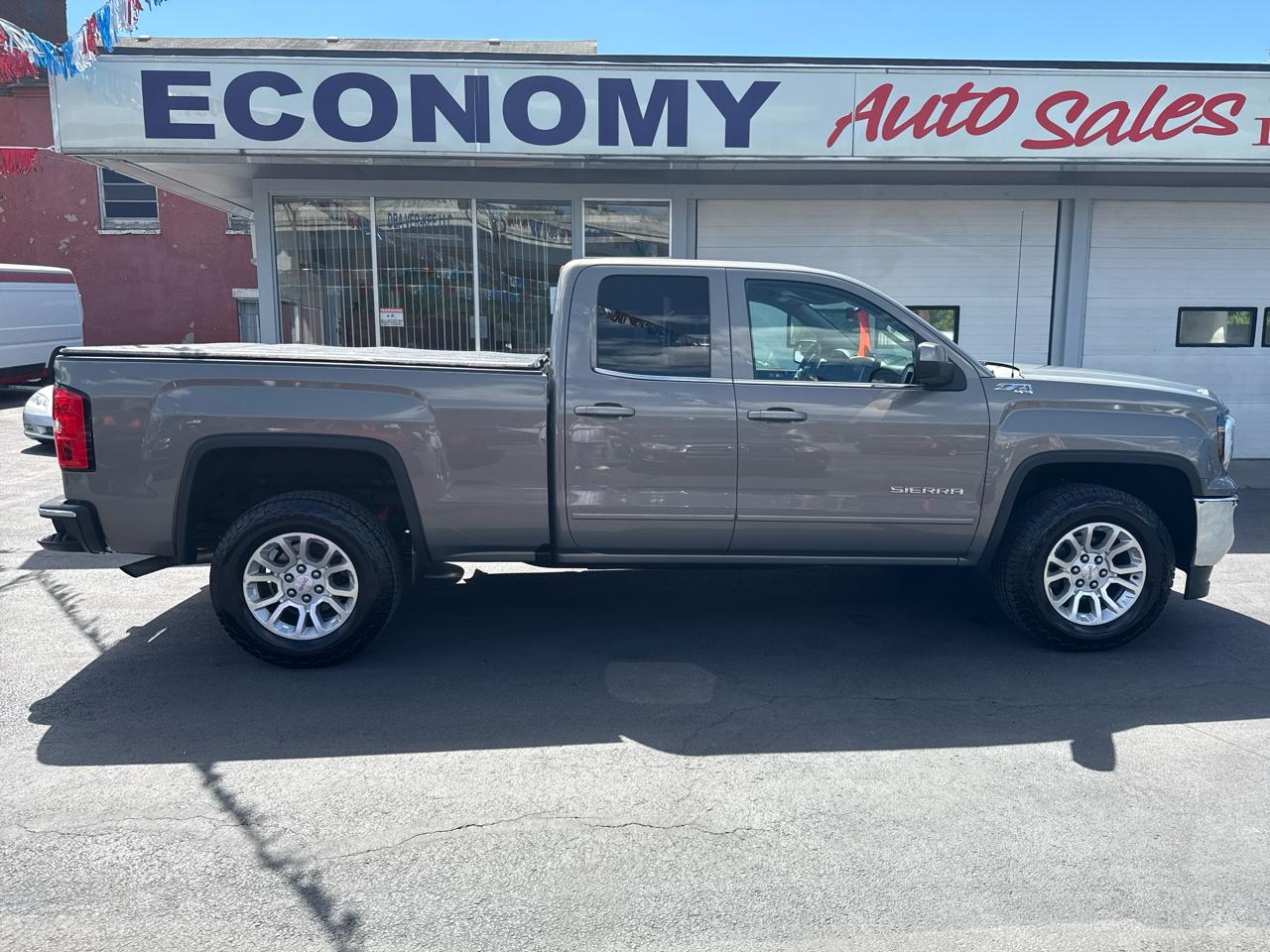 GMC Sierra 1500 4WD Double Cab 143.5" SLE 2017