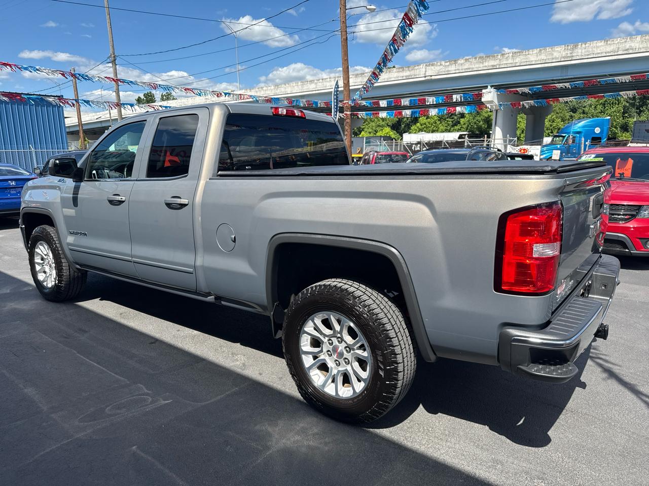 GMC Sierra 1500 4WD Double Cab 143.5" SLE 2017