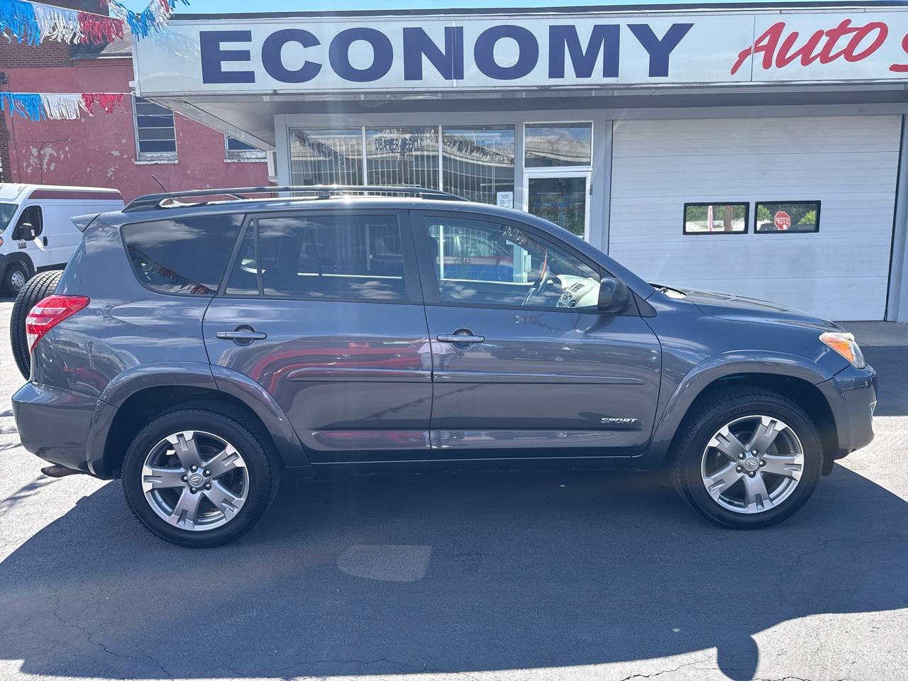 Toyota RAV4 4WD 4dr 4-cyl 4-Spd AT Sport (Natl) 2010