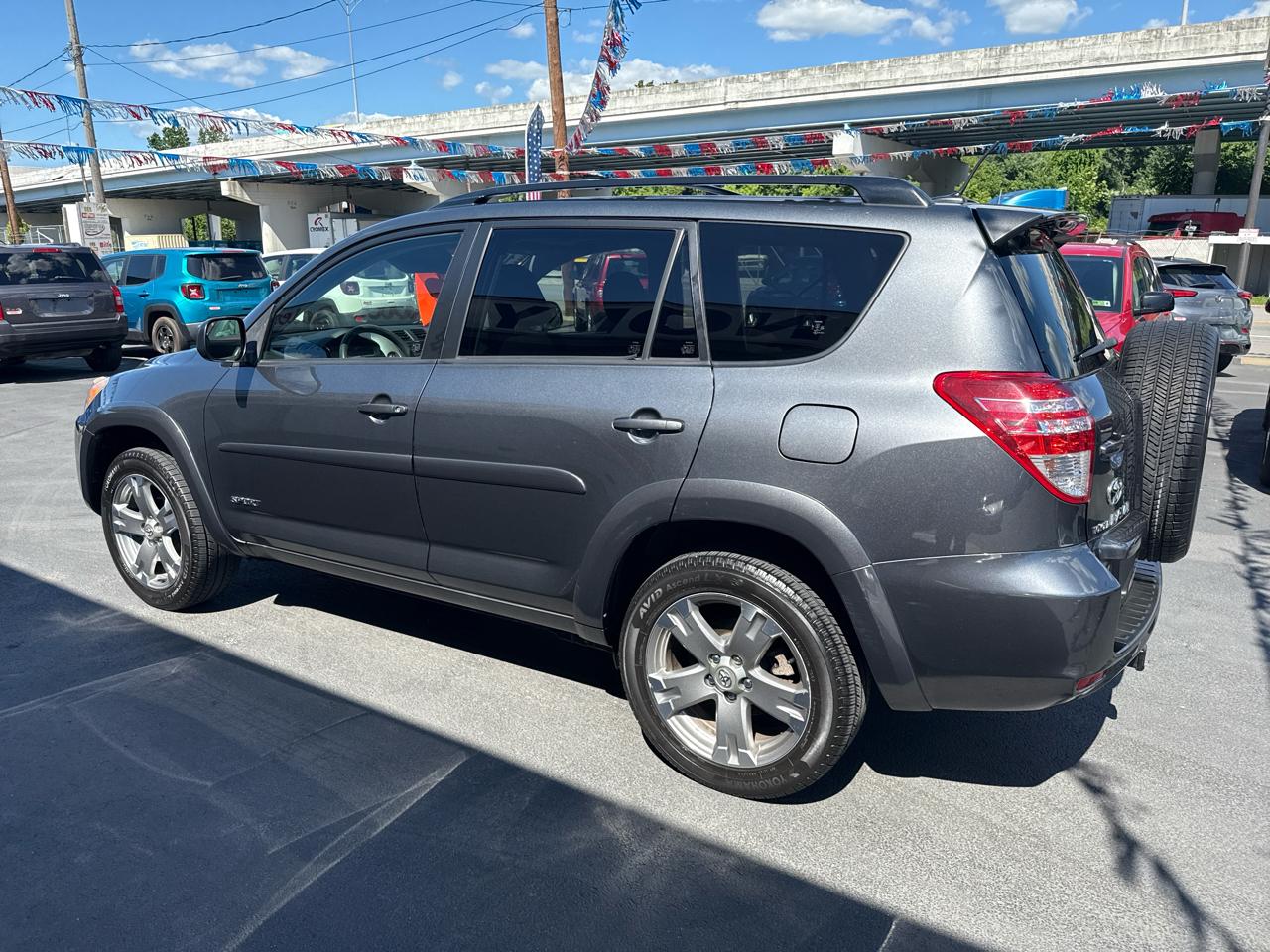 Toyota RAV4 4WD 4dr 4-cyl 4-Spd AT Sport (Natl) 2010