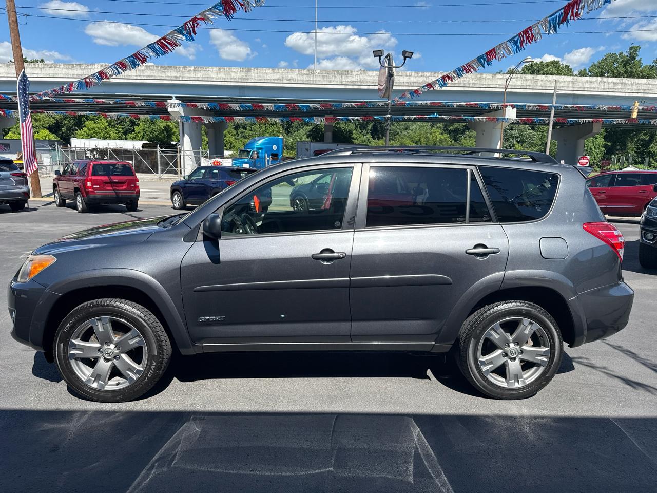 Toyota RAV4 4WD 4dr 4-cyl 4-Spd AT Sport (Natl) 2010