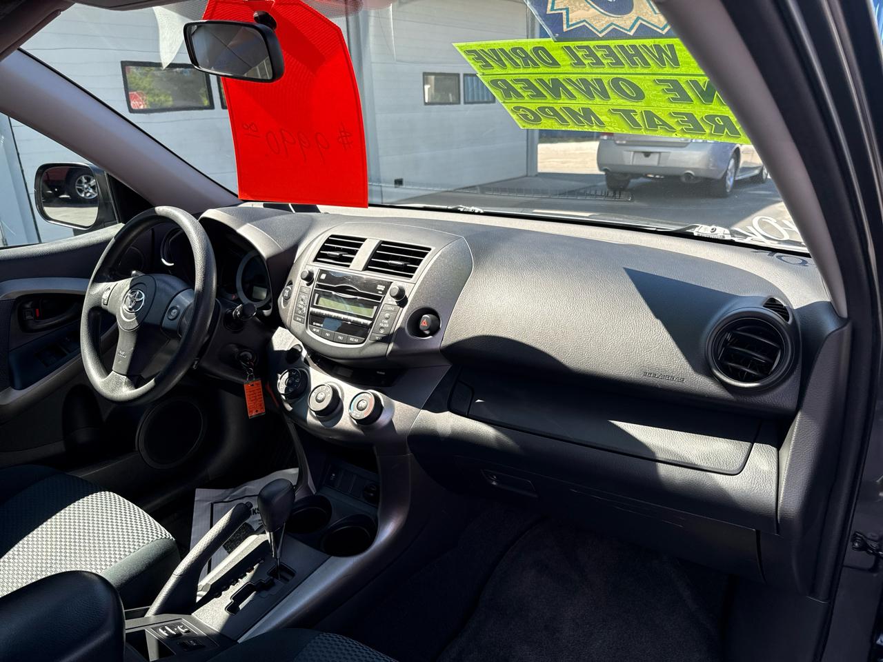 Toyota RAV4 4WD 4dr 4-cyl 4-Spd AT Sport (Natl) 2010