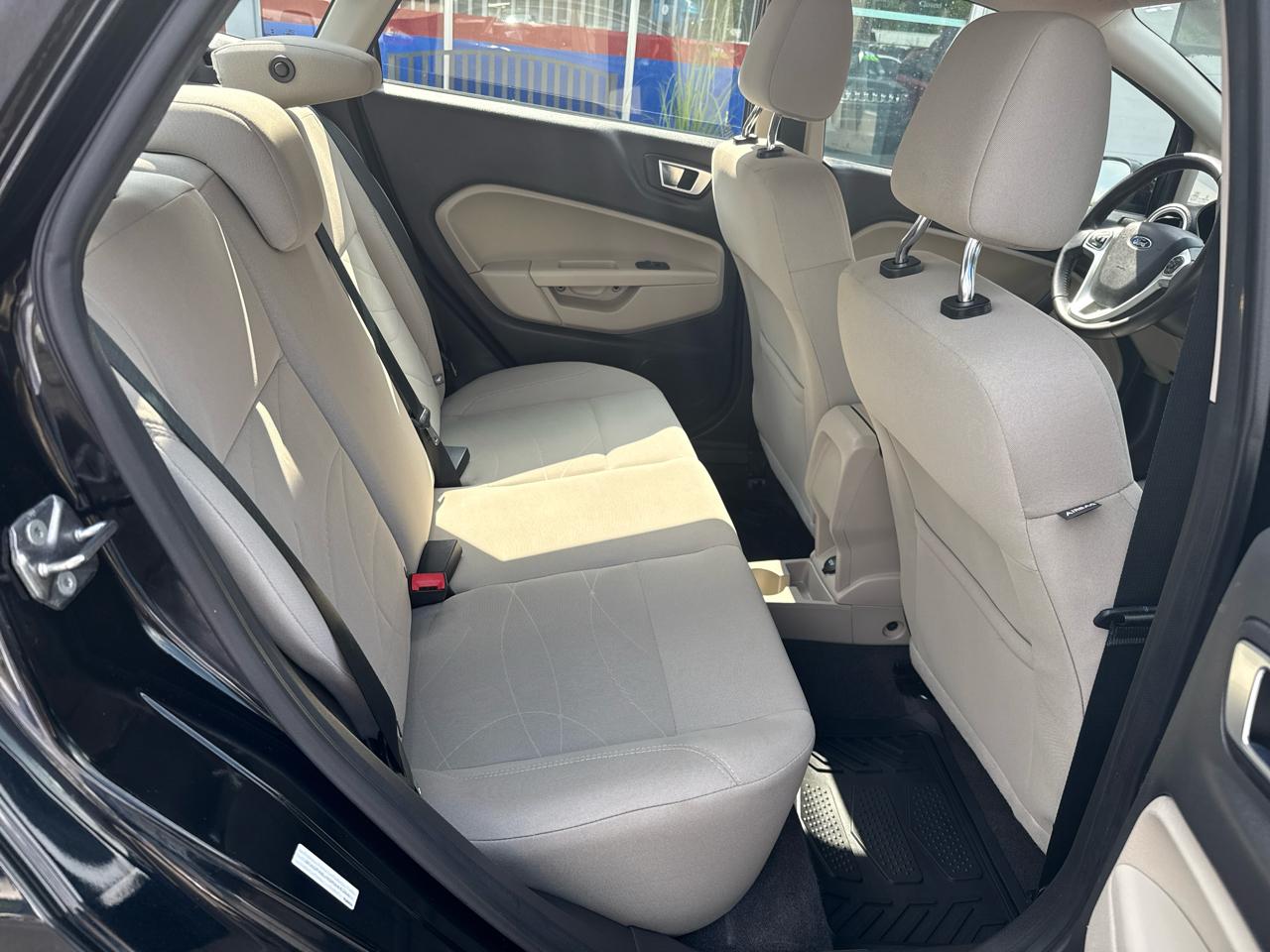 Ford Fiesta 4dr Sdn SE 2016