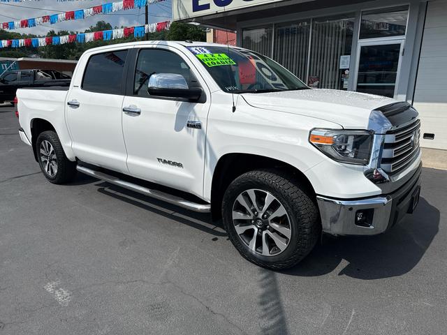 White 2018 Toyota Tundra Pickup Truck Four-Wheel Drive Automatic