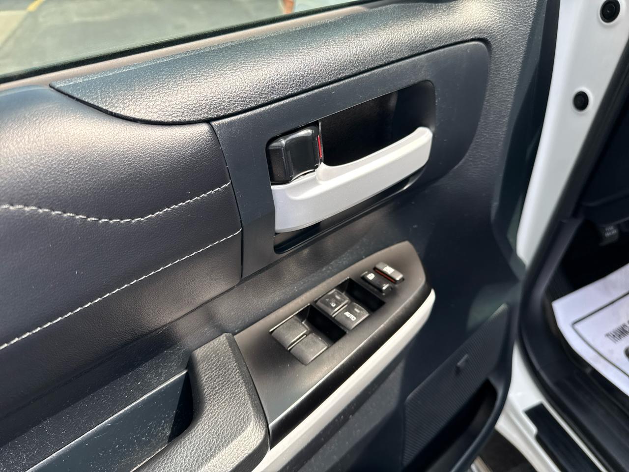 Toyota Tundra 4WD Limited CrewMax 5.5' Bed (Natl) 2018