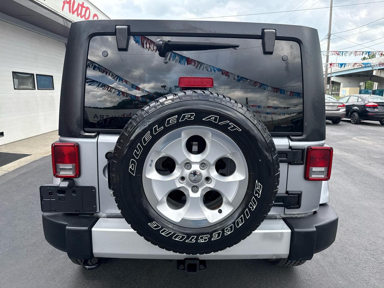 Jeep Wrangler Unlimited 4WD 4dr Sahara 2014
