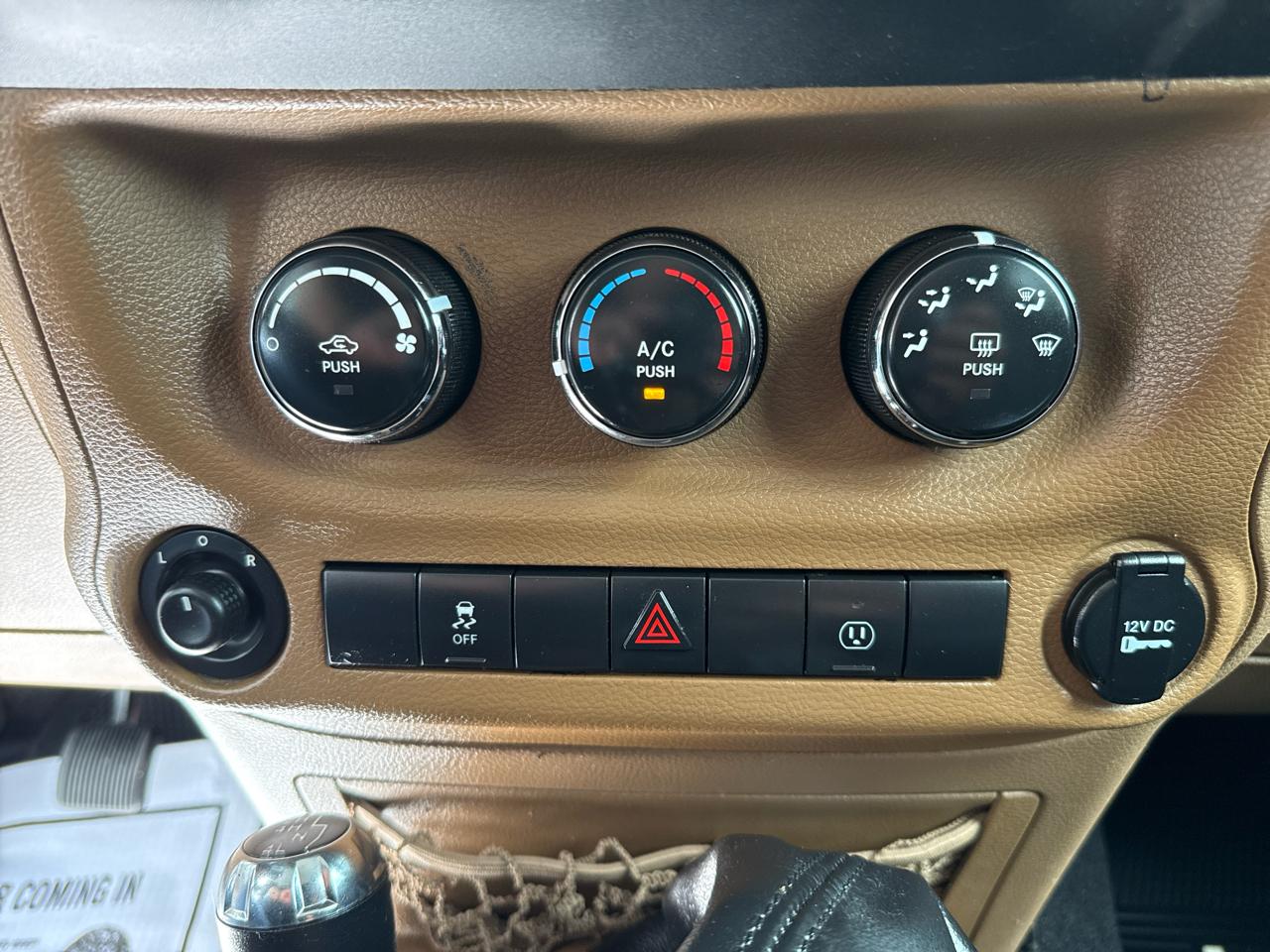 Jeep Wrangler Unlimited 4WD 4dr Sahara 2014