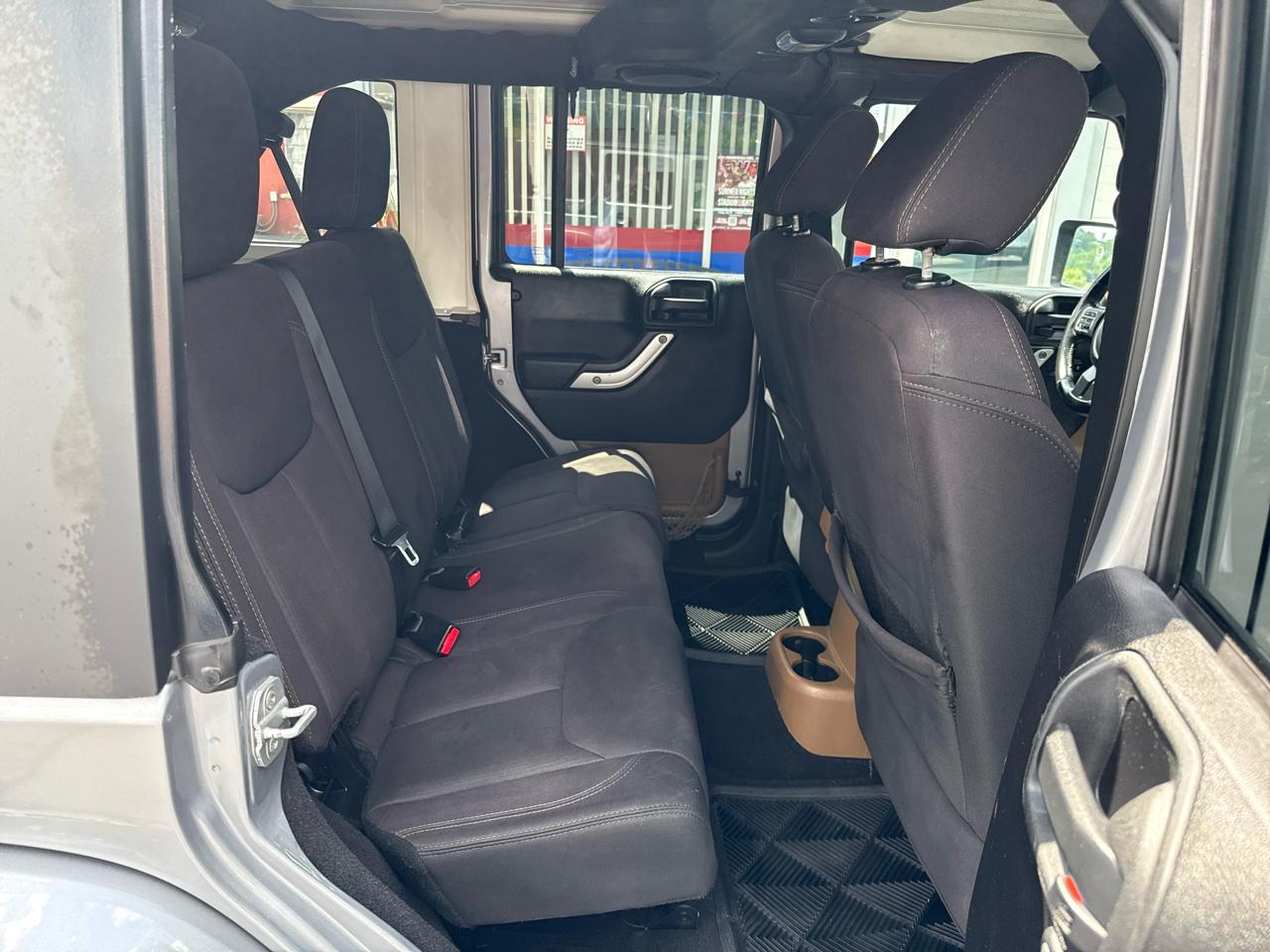 Jeep Wrangler Unlimited 4WD 4dr Sahara 2014