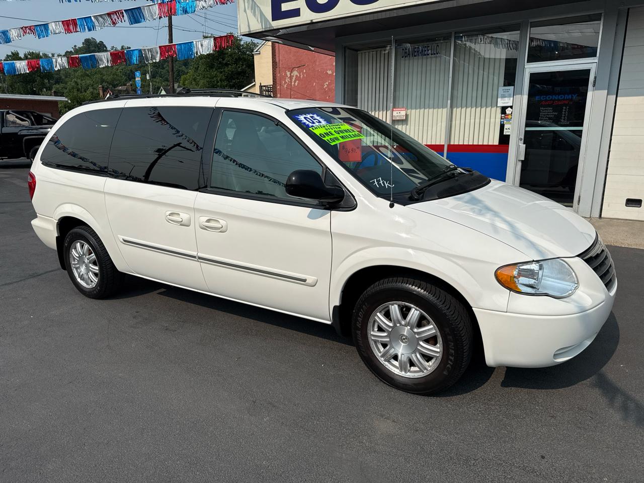 2005 Chrysler Town & Country 4dr LWB Touring FWD