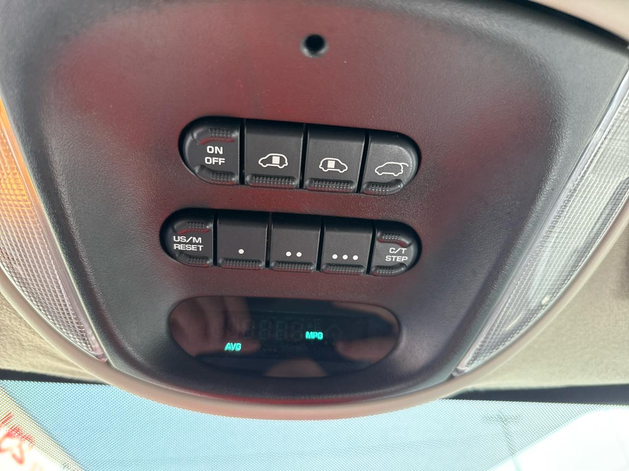 Chrysler Town & Country 4dr LWB Touring FWD 2005