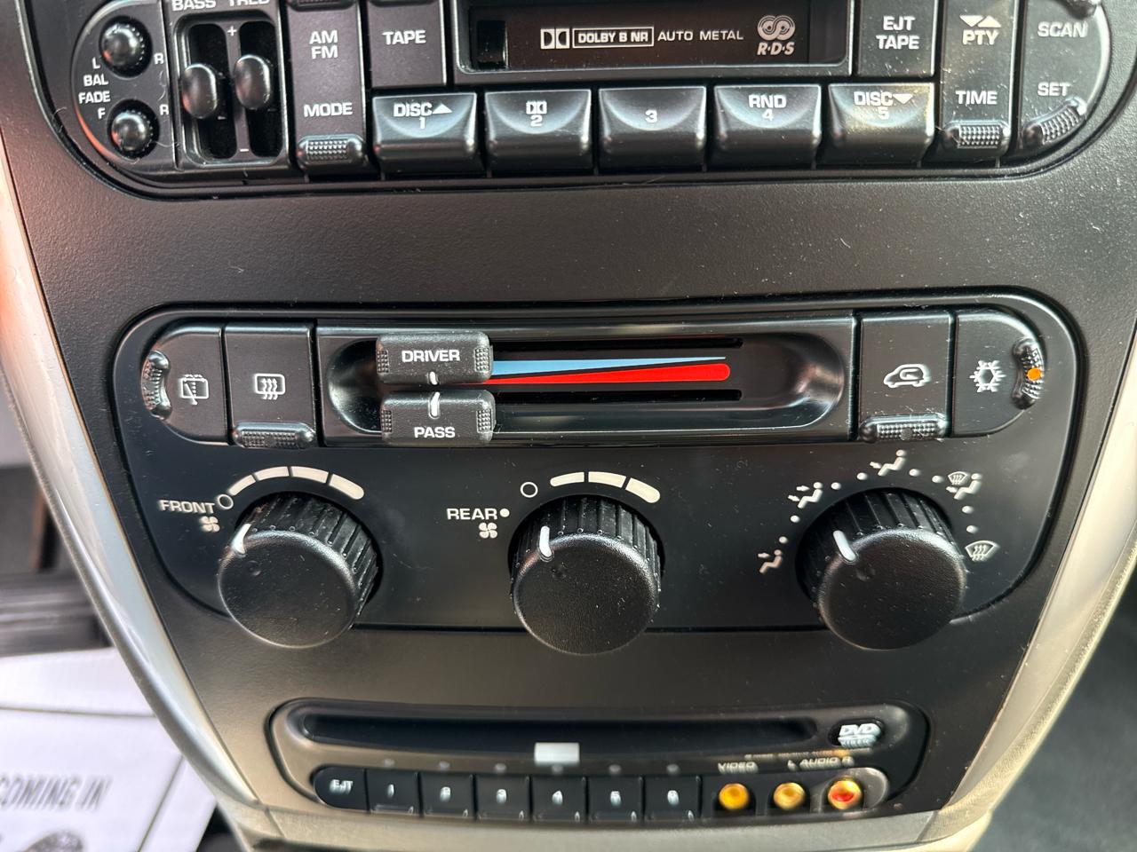 Chrysler Town & Country 4dr LWB Touring FWD 2005