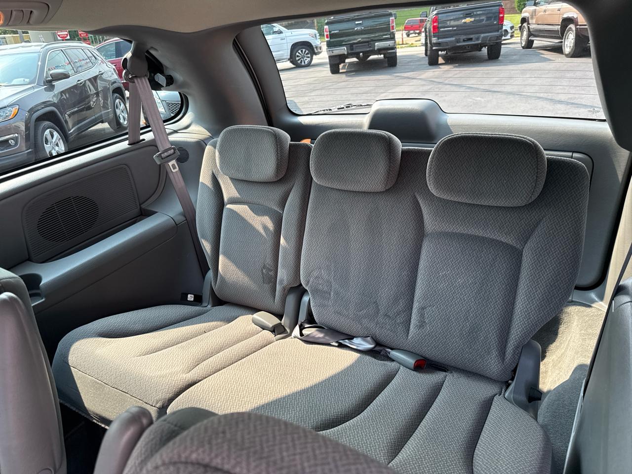 Chrysler Town & Country 4dr LWB Touring FWD 2005