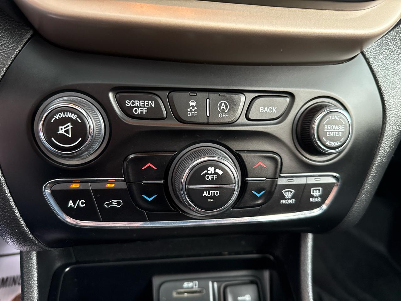 Jeep Cherokee 4WD 4dr Limited 2015