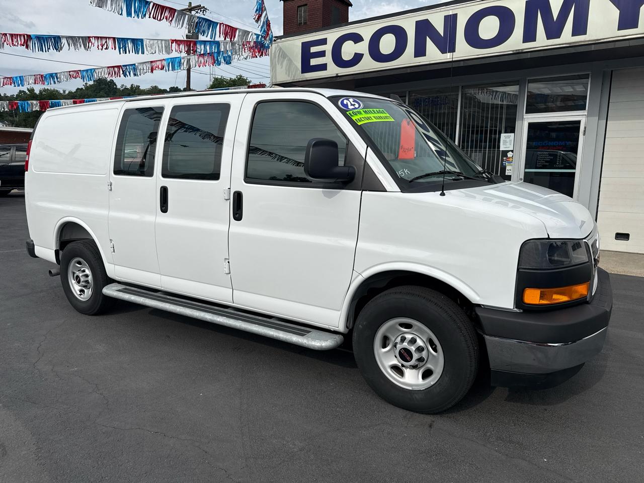 2025 GMC Savana Cargo Van RWD 2500 135"