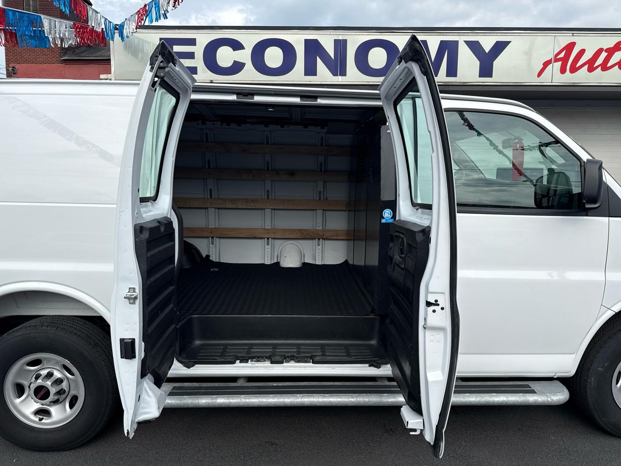 GMC Savana Cargo Van RWD 2500 135" 2025