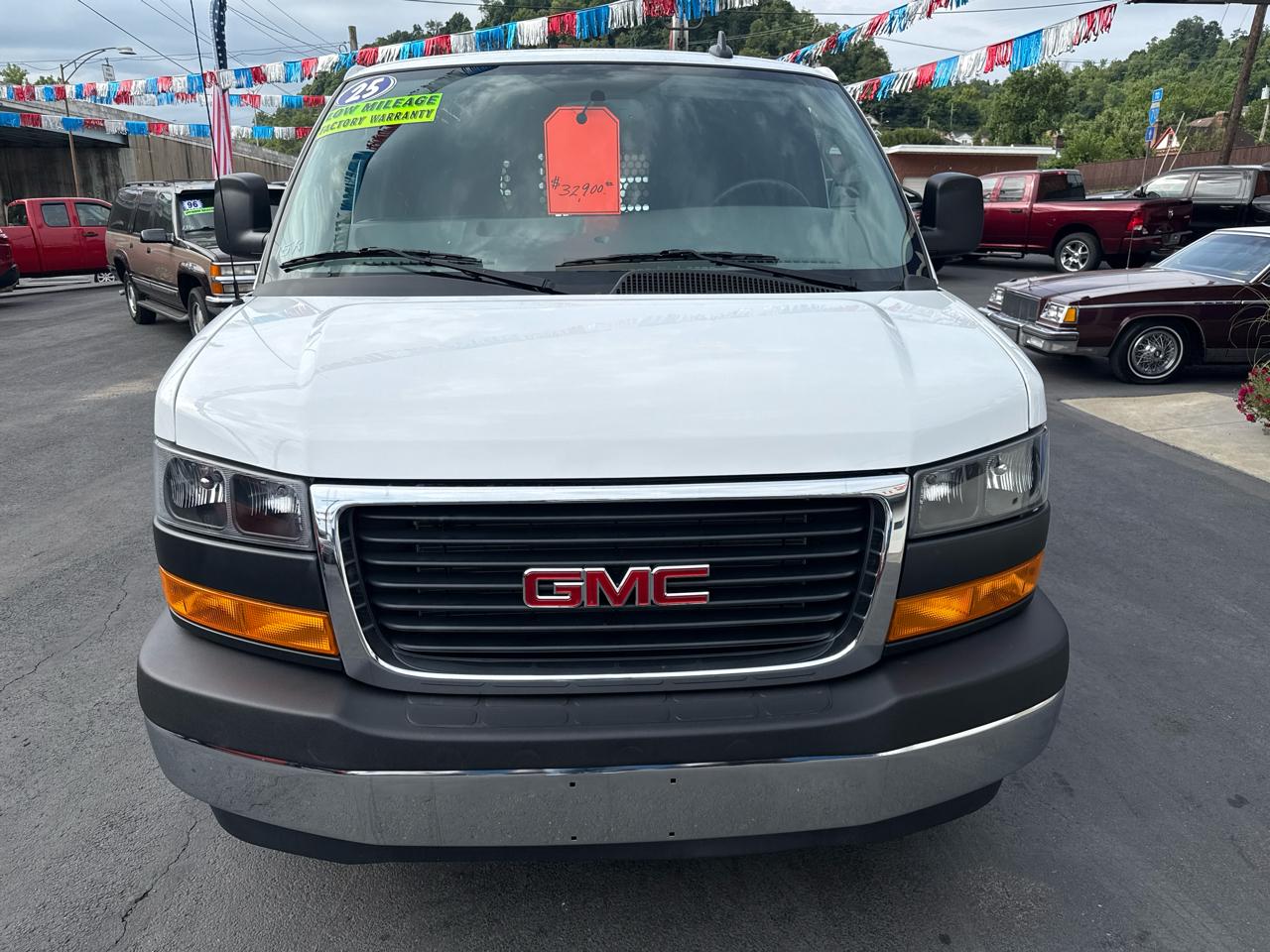 GMC Savana Cargo Van RWD 2500 135" 2025
