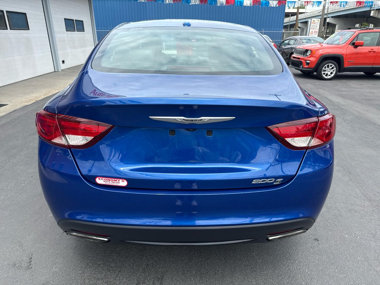 Chrysler 200 4dr Sdn S FWD 2015