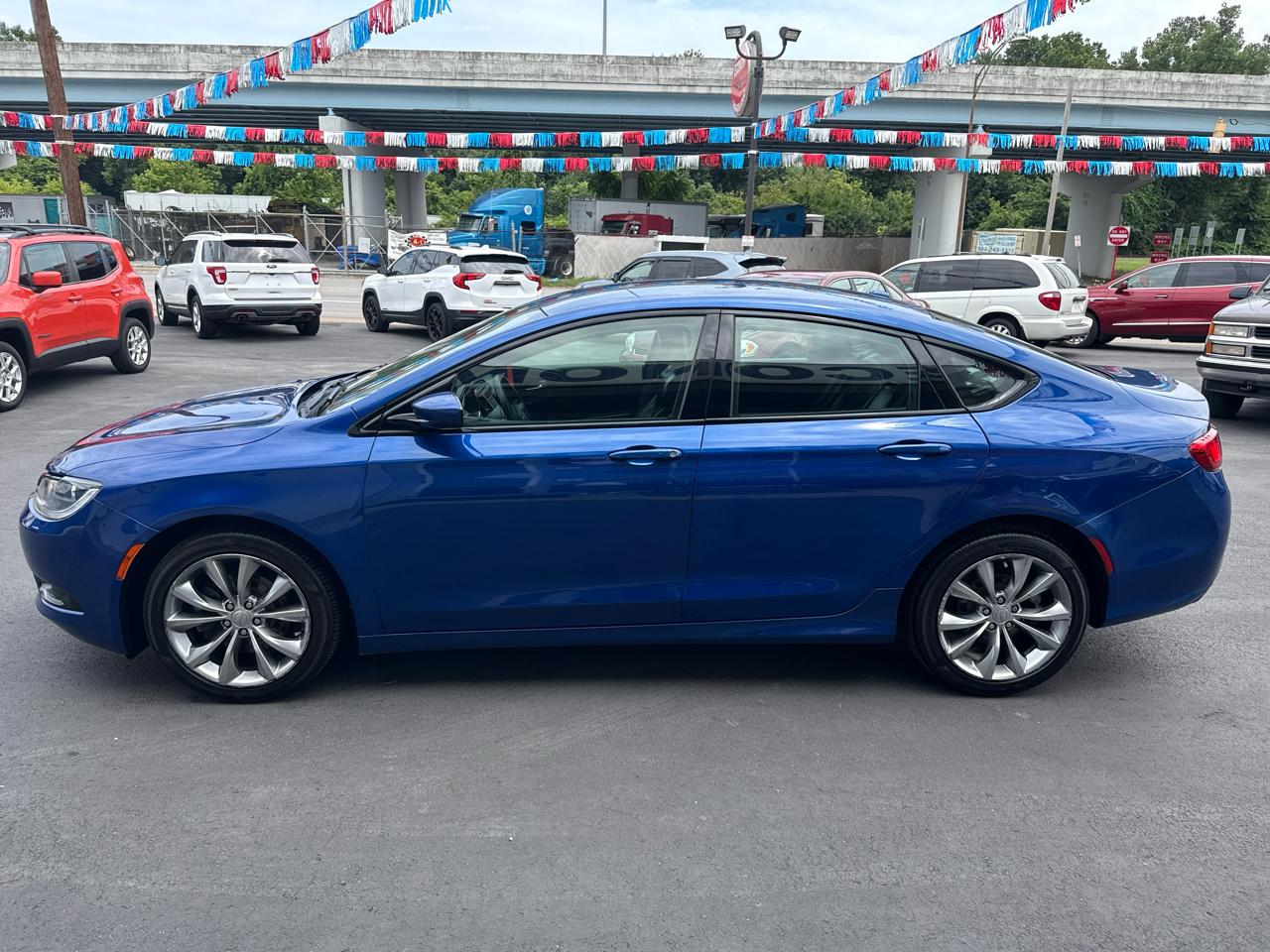 Chrysler 200 4dr Sdn S FWD 2015