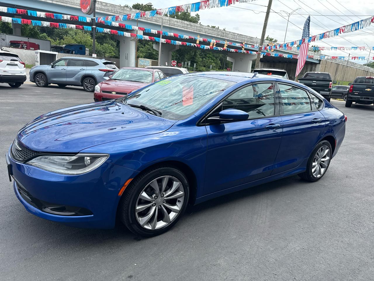Chrysler 200 4dr Sdn S FWD 2015