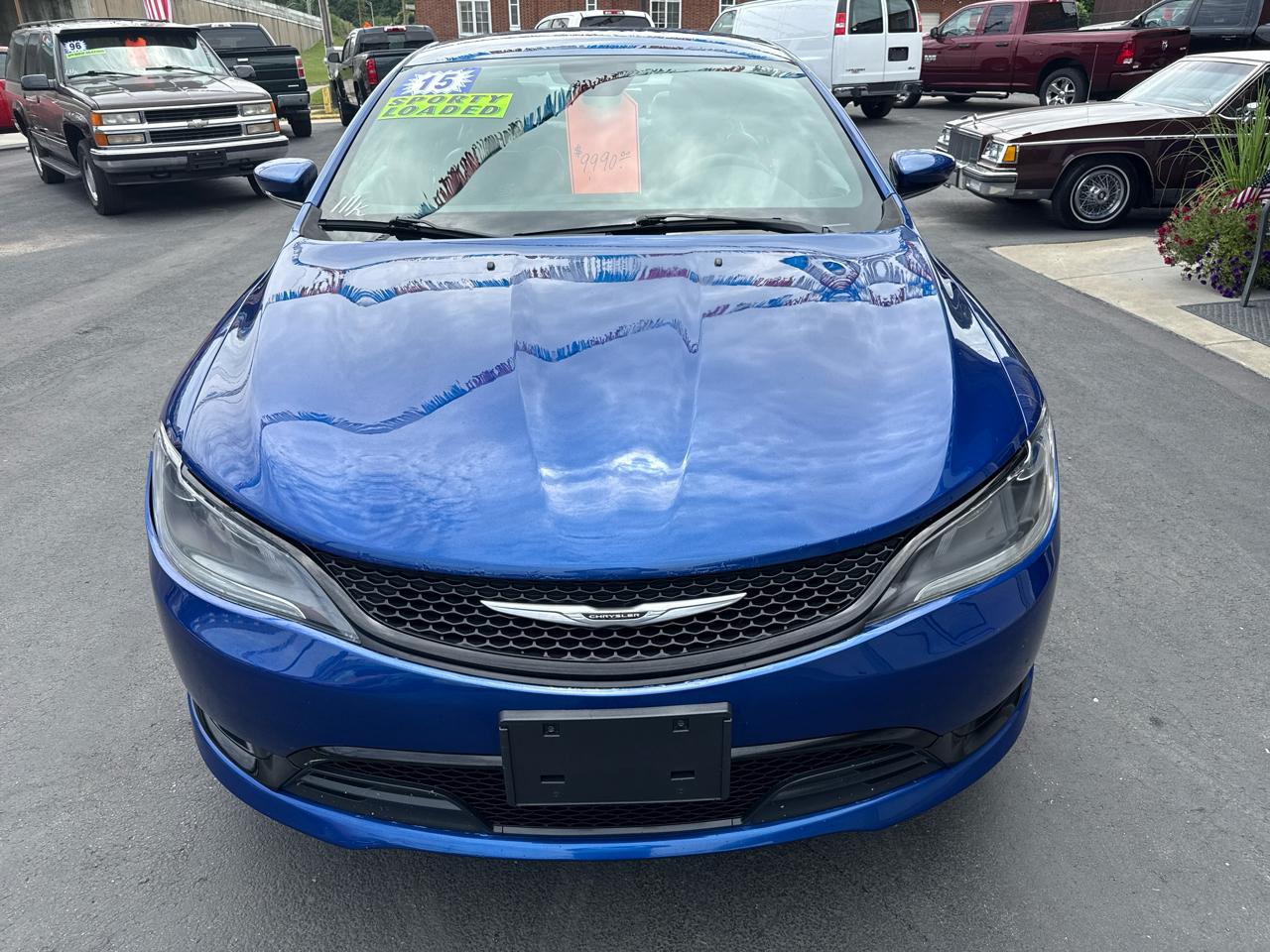 Chrysler 200 4dr Sdn S FWD 2015