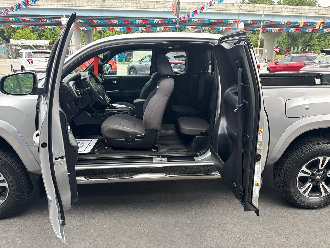 Toyota Tacoma 4WD TRD Off Road Access Cab 6' Bed V6 AT (Natl) 2019