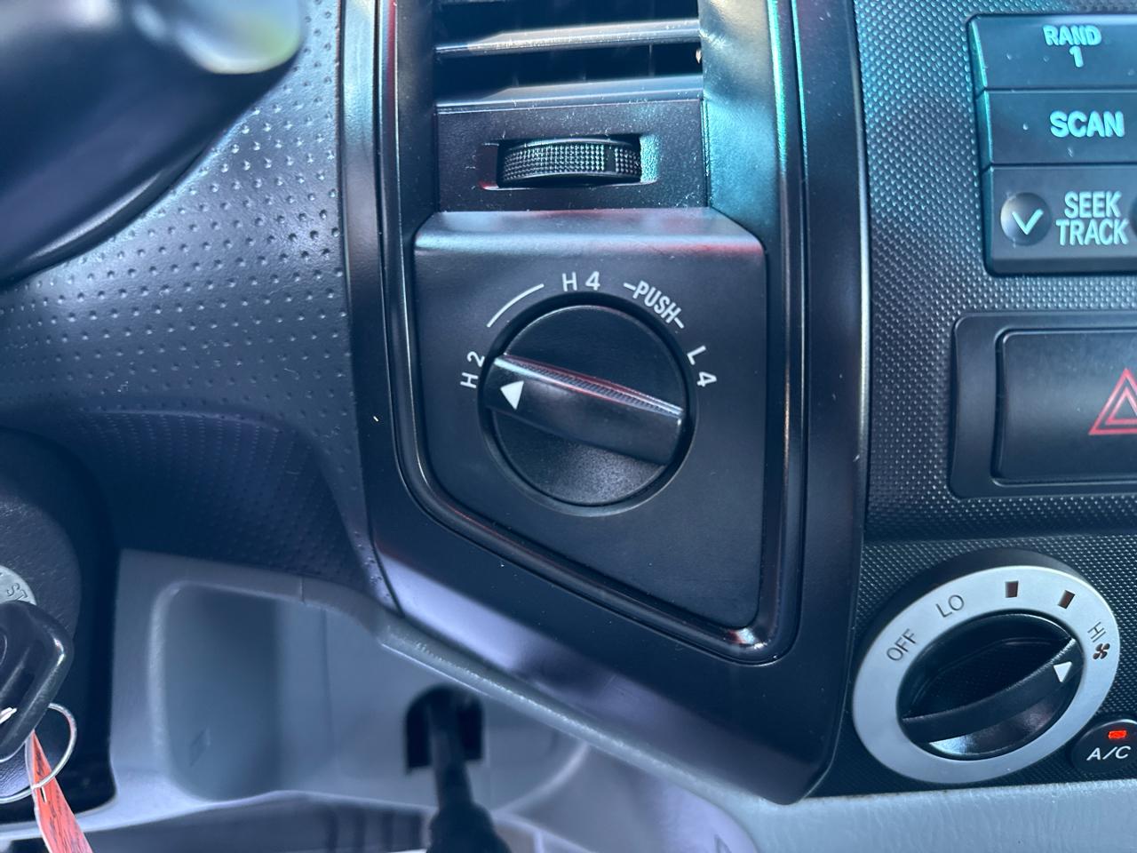 Toyota Tacoma 4WD Reg I4 MT (Natl) 2010