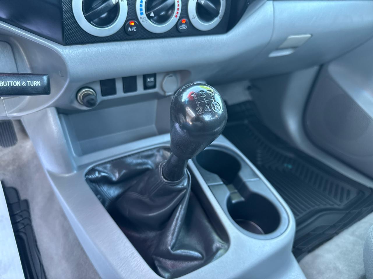 Toyota Tacoma 4WD Reg I4 MT (Natl) 2010