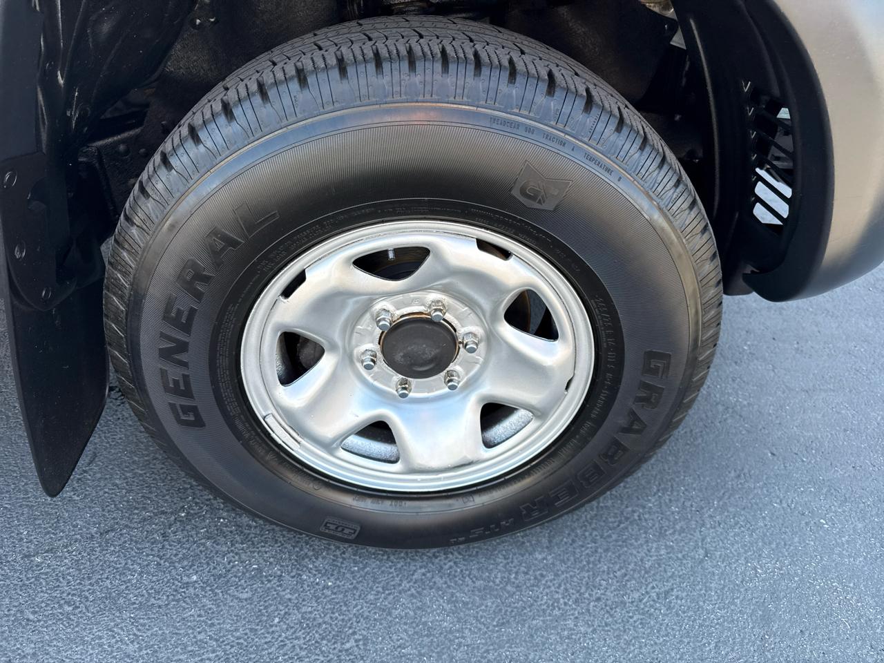 Toyota Tacoma 4WD Reg I4 MT (Natl) 2010