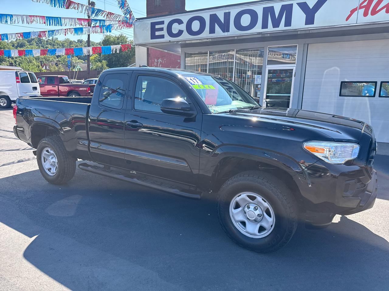 2017 Toyota Tacoma SR5 Access Cab 6' Bed I4 4x4 AT (Natl)