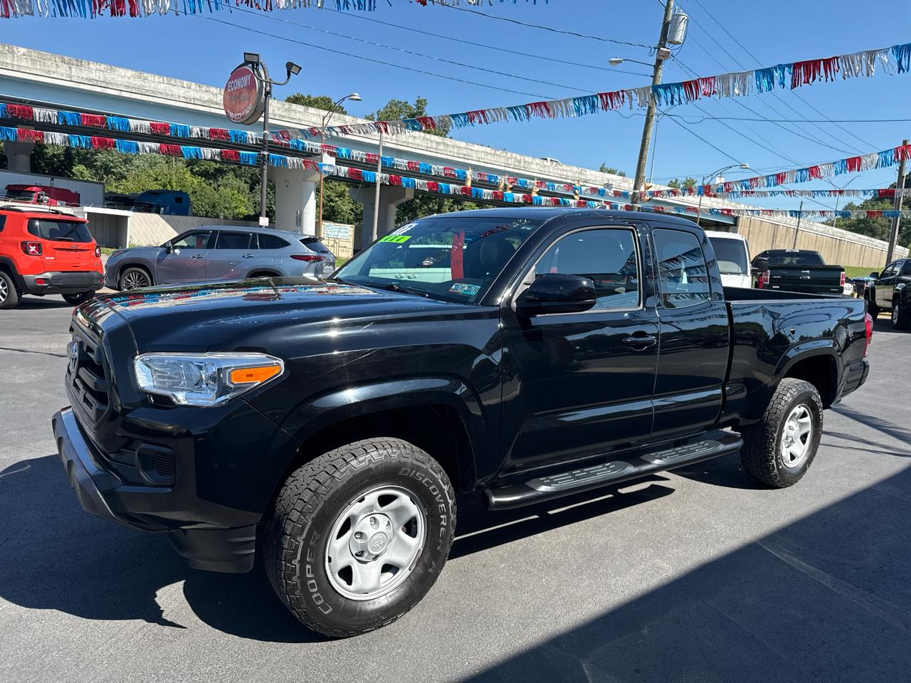 Toyota Tacoma SR5 Access Cab 6' Bed I4 4x4 AT (Natl) 2017