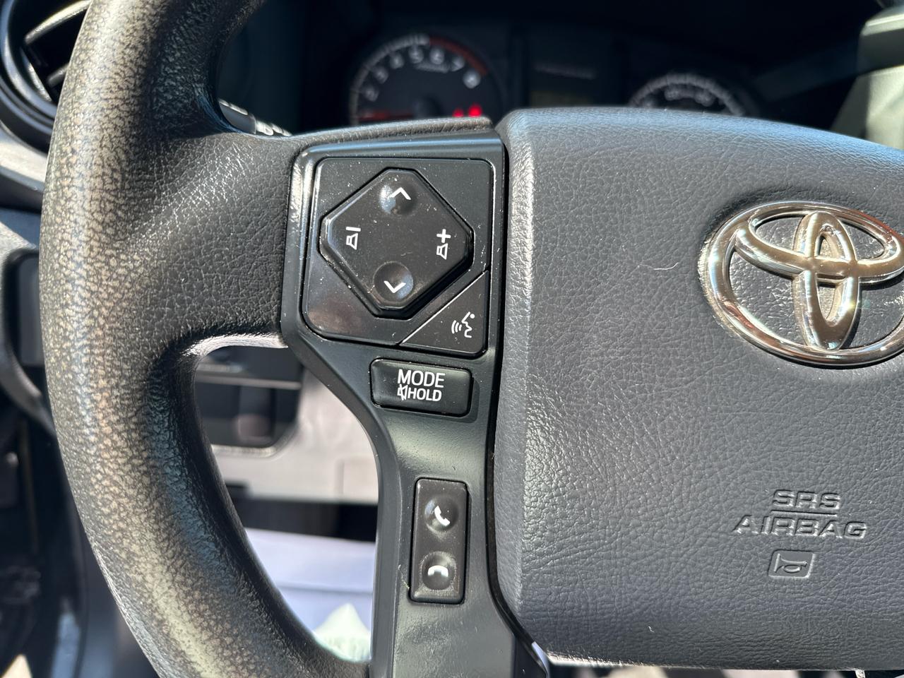 Toyota Tacoma SR5 Access Cab 6' Bed I4 4x4 AT (Natl) 2017