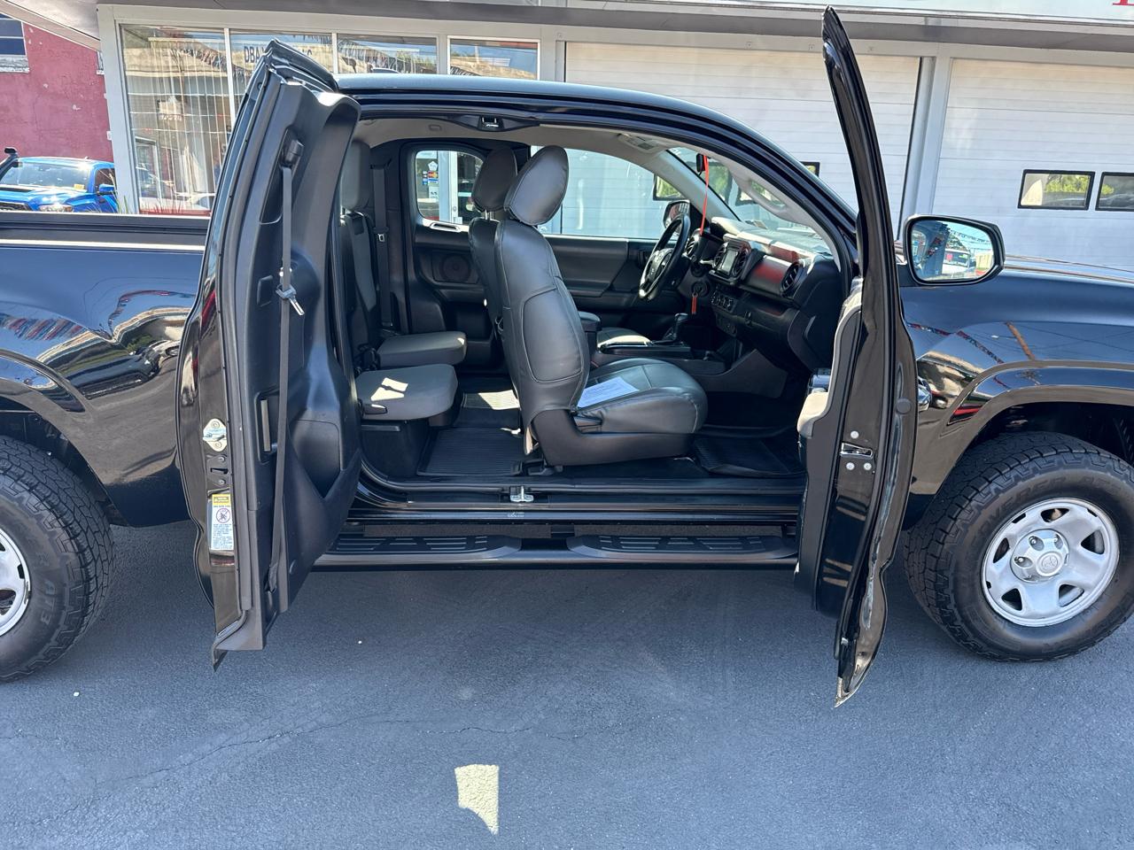 Toyota Tacoma SR5 Access Cab 6' Bed I4 4x4 AT (Natl) 2017