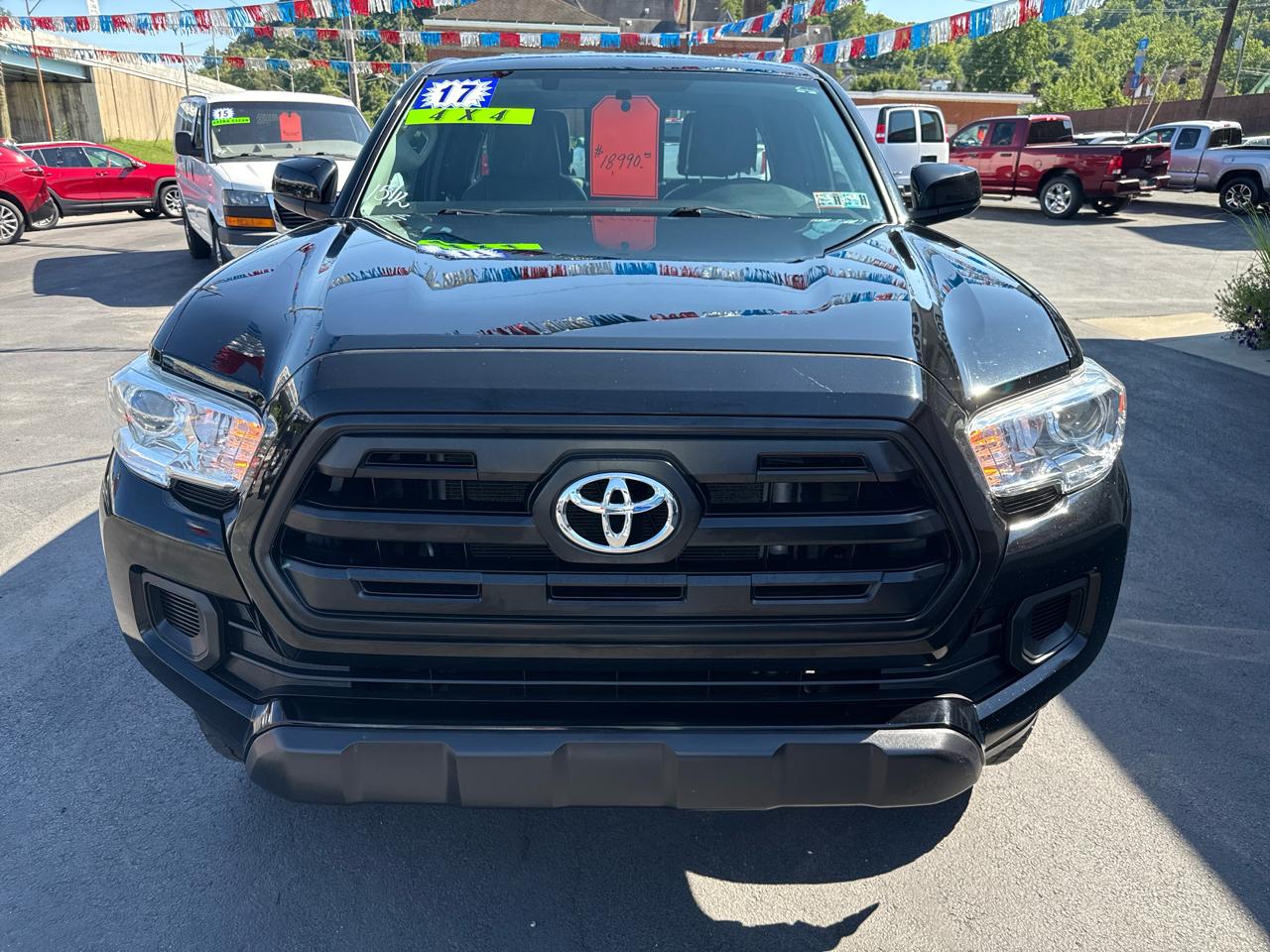 Toyota Tacoma SR5 Access Cab 6' Bed I4 4x4 AT (Natl) 2017