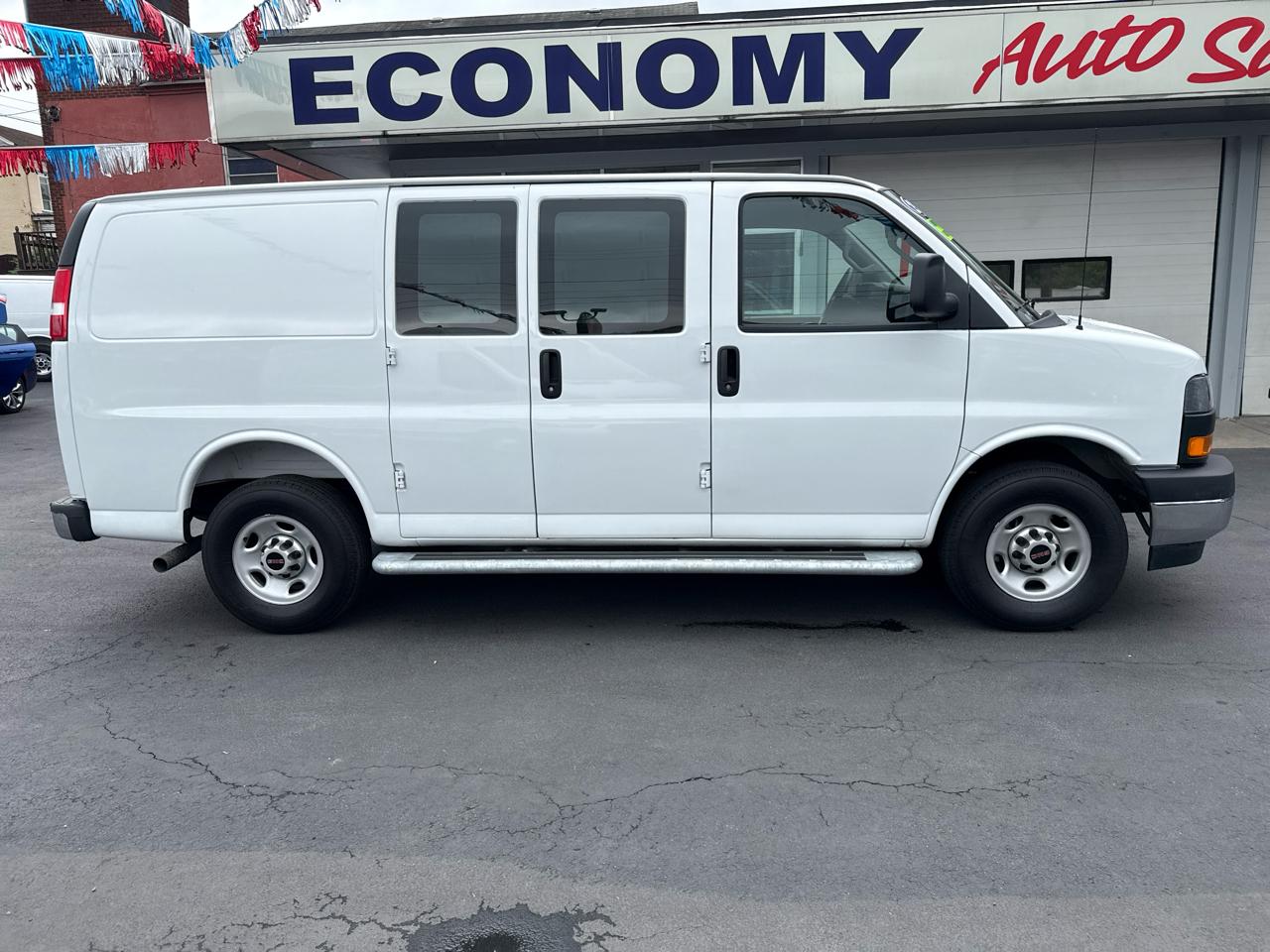 GMC Savana Cargo Van RWD 2500 135" 2025