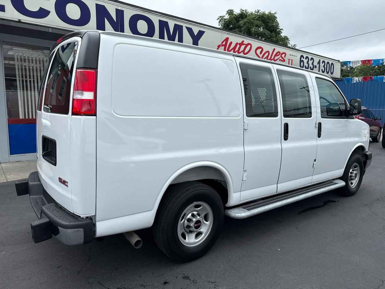 GMC Savana Cargo Van RWD 2500 135" 2025