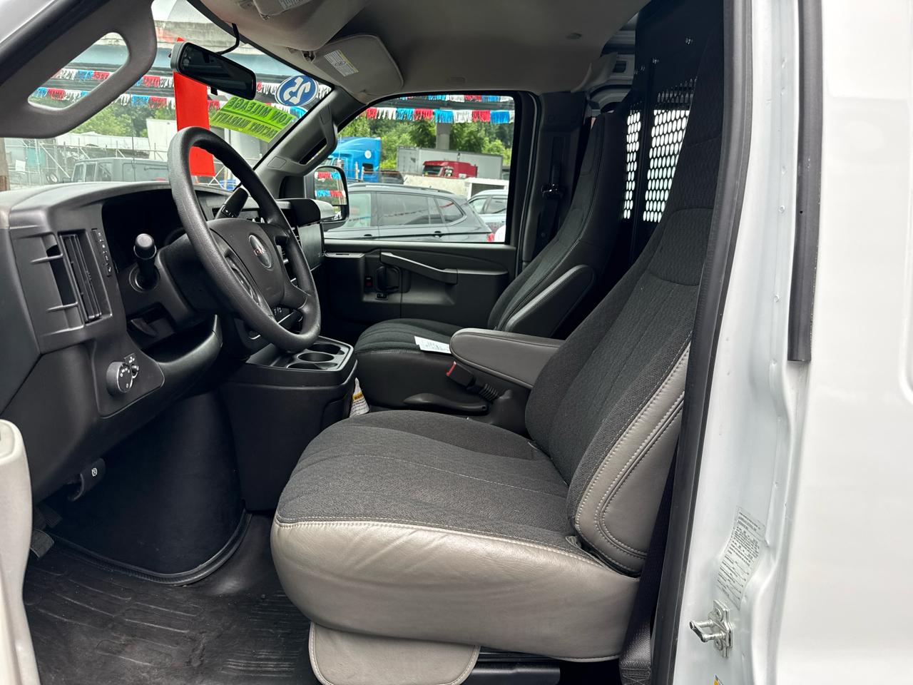 GMC Savana Cargo Van RWD 2500 135" 2025