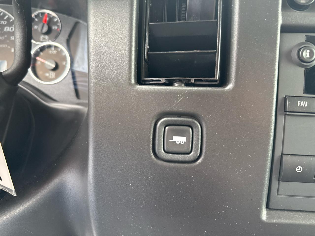 GMC Savana Cargo Van RWD 2500 135" 2025